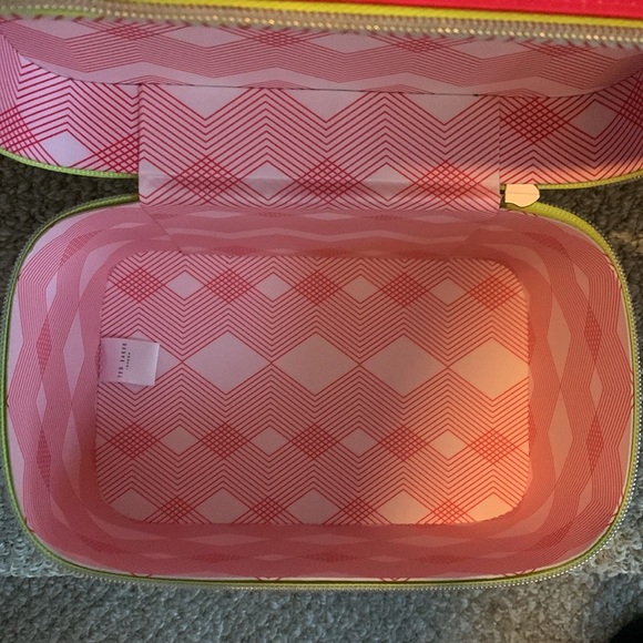 Ted Baker Cosmetics Case - Picture 4 of 4